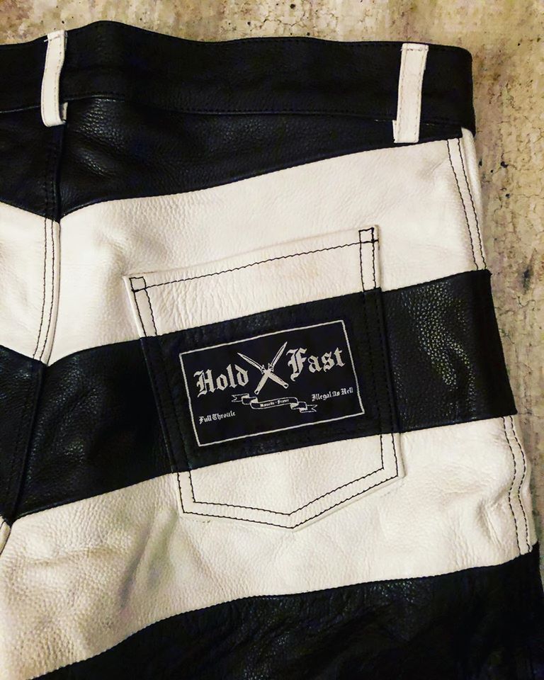 pantalon-du-bagne-hold-fast-cuir.jpg