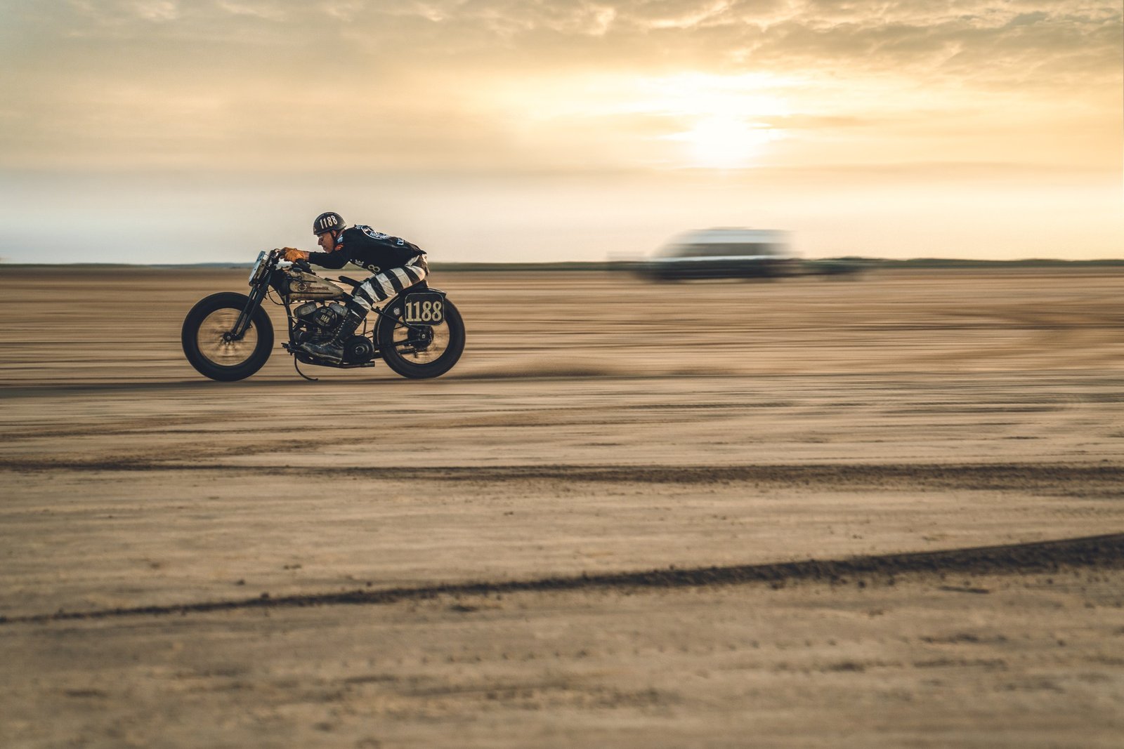 Chris Gregor et l&rsquo;univers moto HOLD FAST, photo de Jan Leichsenring