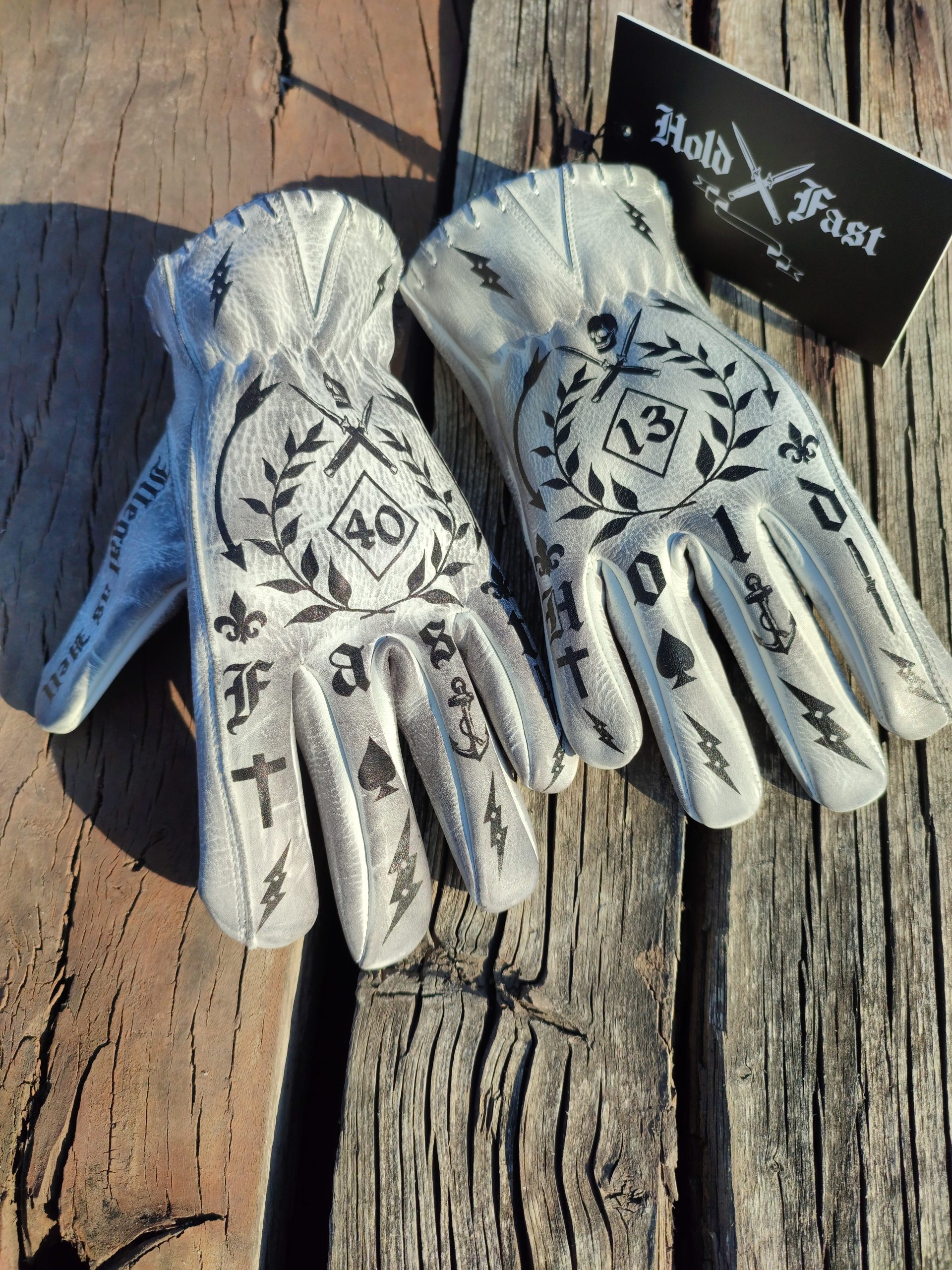 glooves-biker-tatoo-white-leather-holdfast-vintage-stuff Gants-moto-biker-tatoo-leather-holdfast-vintage-blancs-patines
