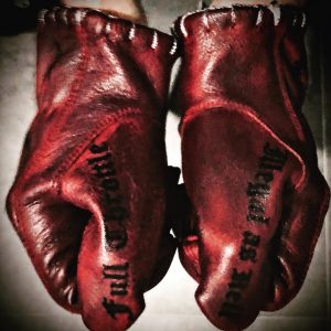 gants-moto-cuir-biker-tatoo-leather-rouges-holdfast-vintage-harley-biker