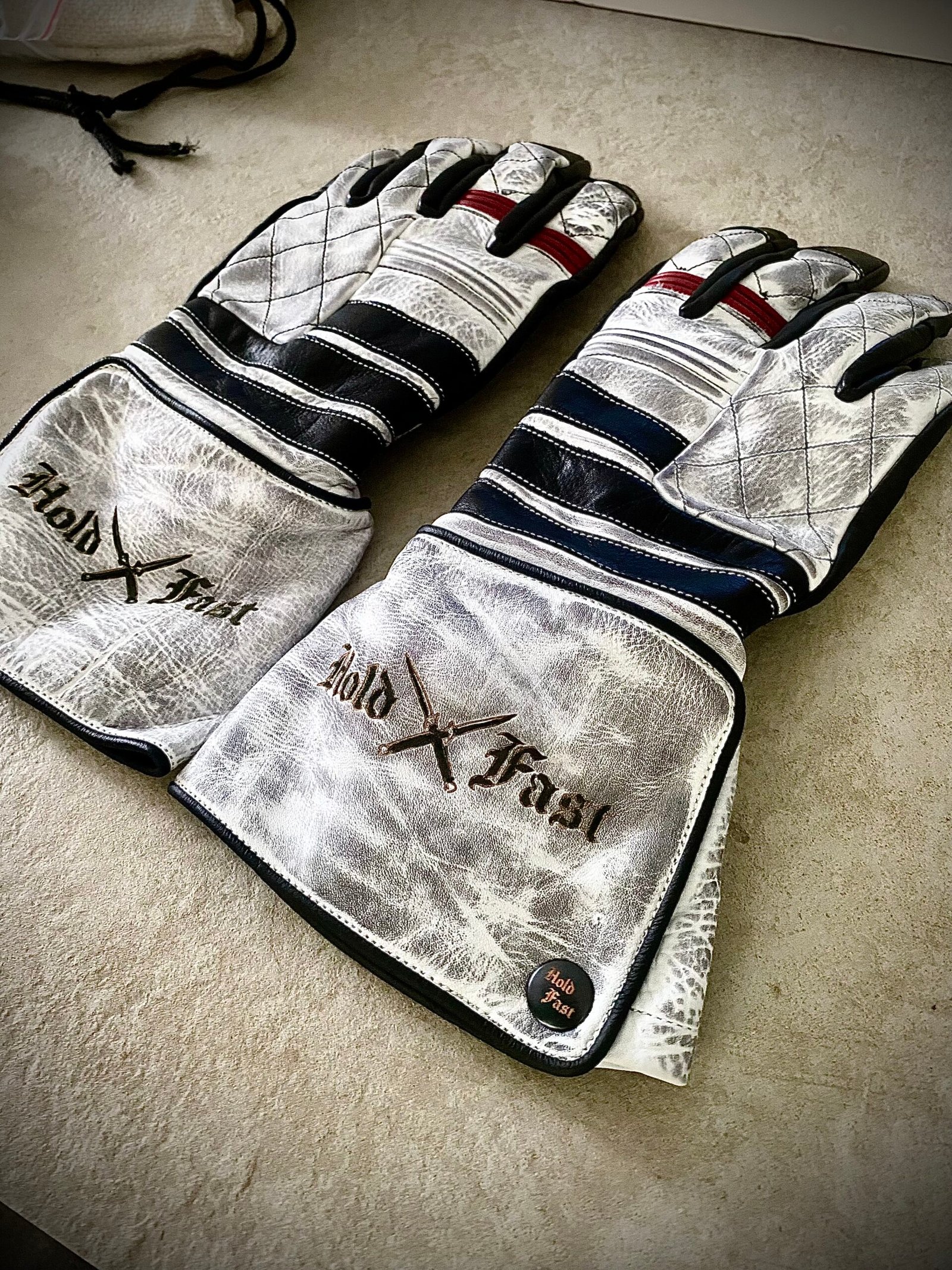 gants cuir blancs Shiro Oni Hold Fast